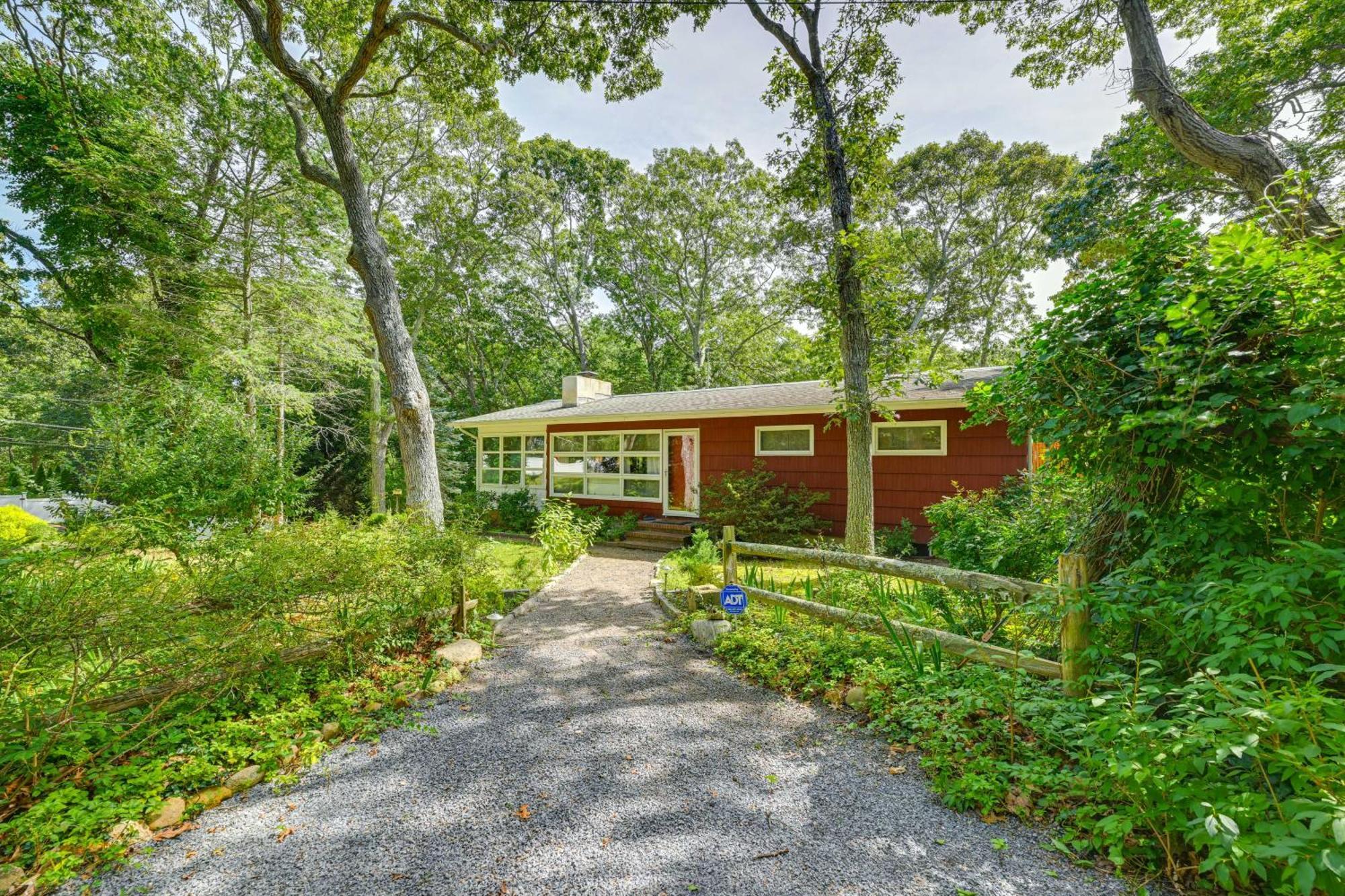 Home In Long Island Wine Country - Walk To Beach! Cutchogue ภายนอก รูปภาพ